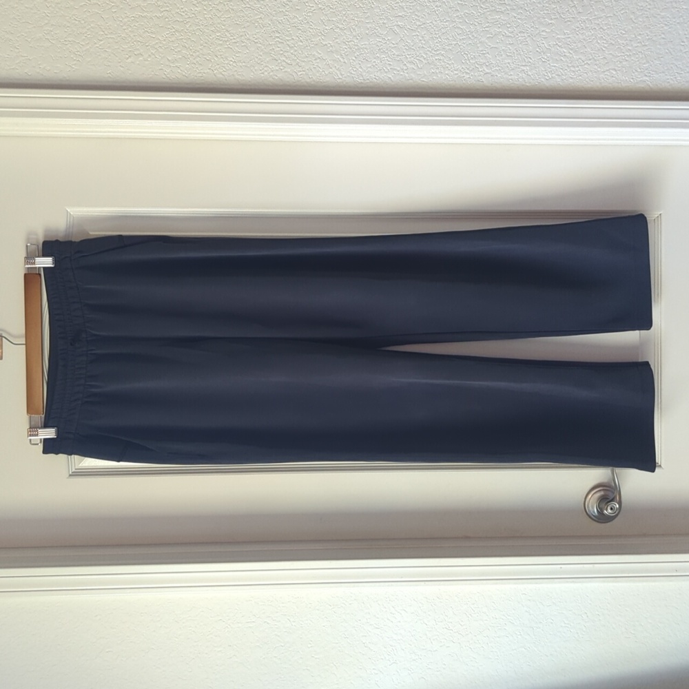 NWOT - Lululemon Softstreme High Rise Pant - Regular - Size 6 - Picture 5 of 9